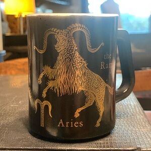 ARIES THE RAM VINTAGE FEDERALGLASS MUG COFFEE CUP BLACK AND GOLD